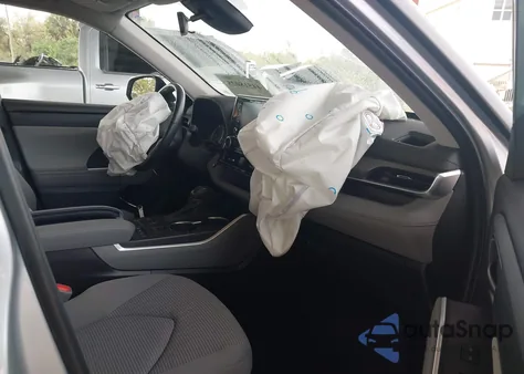 2022 Toyota Highlander Le z USA, uszkodzony, nr VIN 5TDBZRBH7NS565601